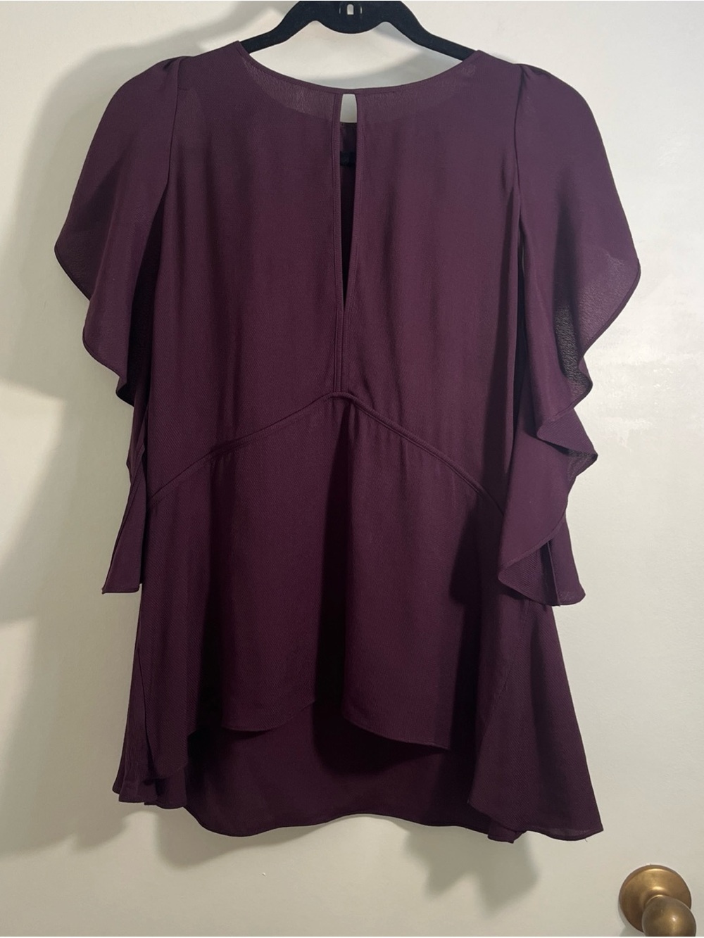 Theory Plum Cold Shoulder Desiraya Top Plum Purple Large Ruffle Sleeves Keyhole